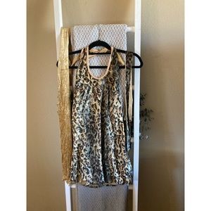 Cave women/leopard print Halloween costume